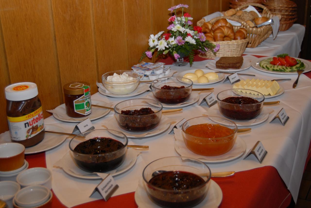 אולינגן בירקנדורף Landgasthof Roessle מראה חיצוני תמונה